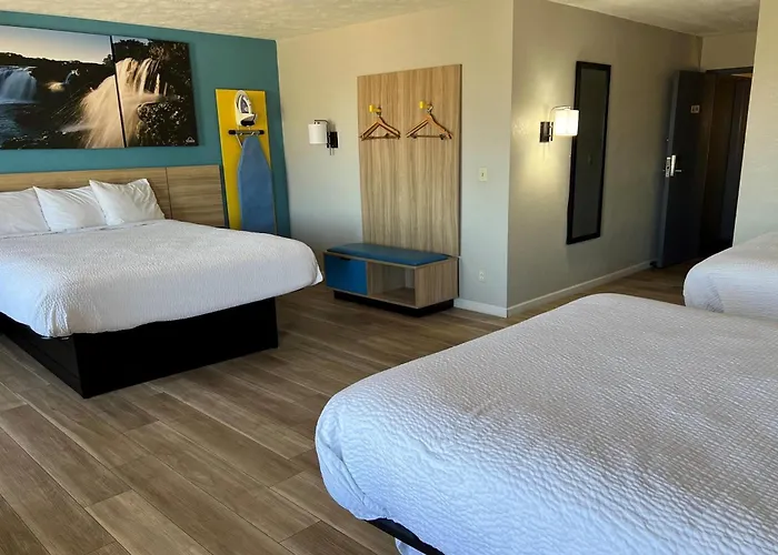 Days Inn By Wyndham Warrensburg